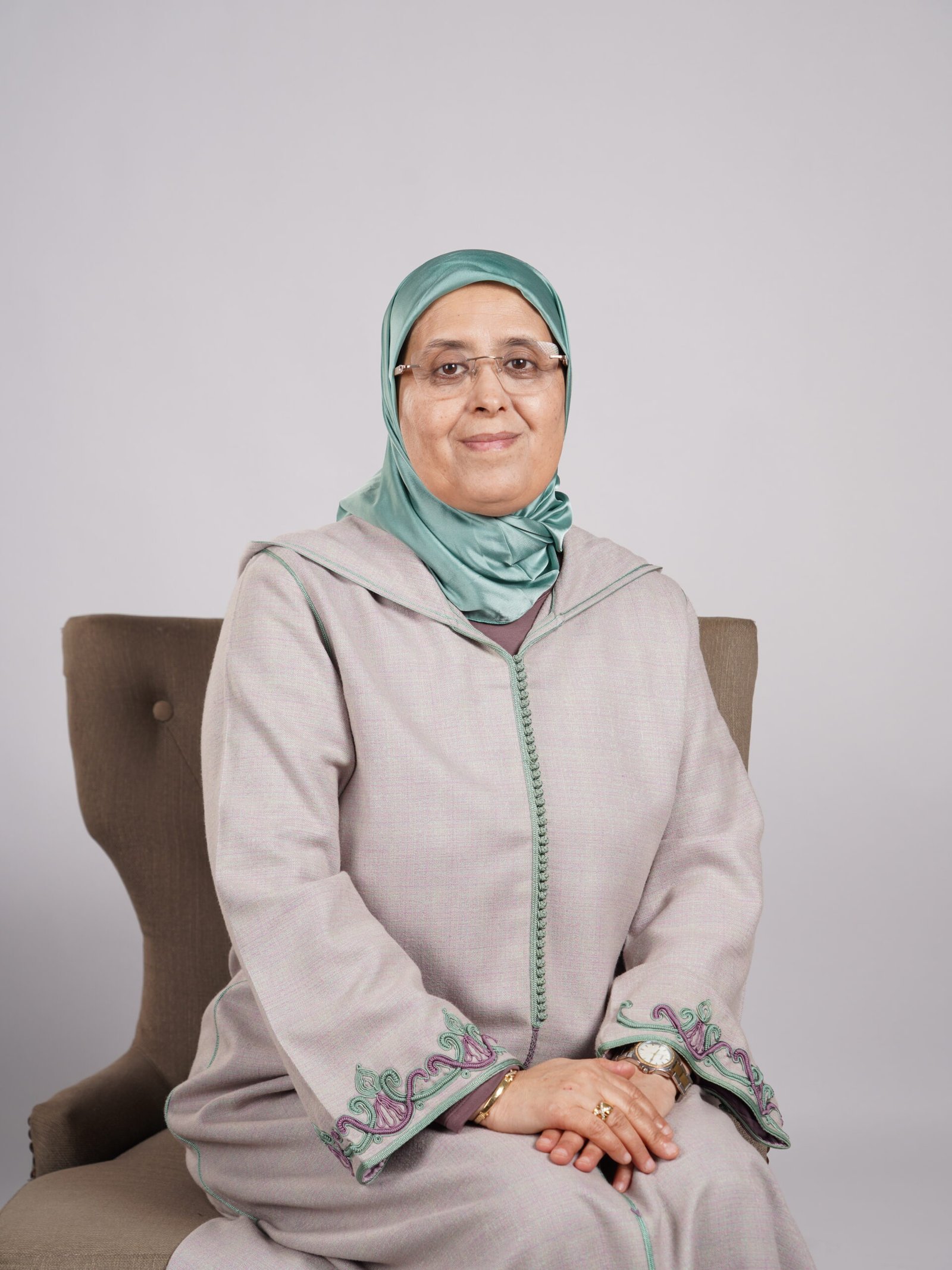 الأستاذة فاتحة